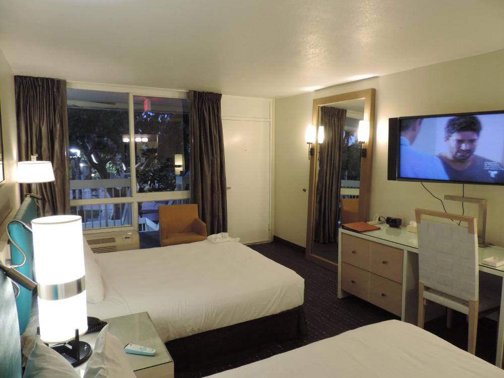 Deluxe Queen Room with Two Queen Beds interior